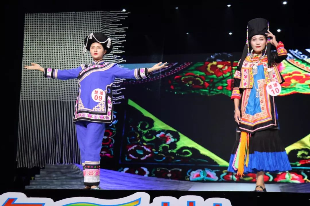 德宏五种少数民族服饰走秀音乐,云南少数民族服饰秀