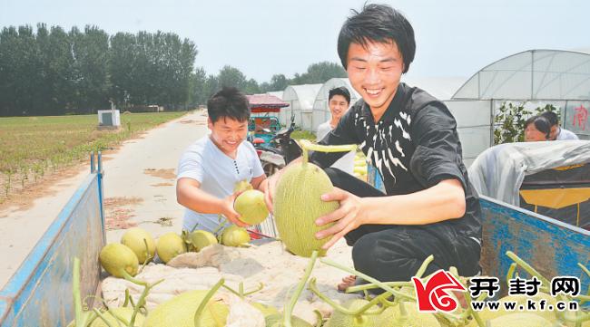 电商扶贫发力精准脱贫攻坚,精准扶贫搭上电商快车