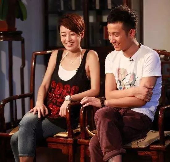 马伊琍和文章各自安好,离婚三年的文章马伊琍人生境遇