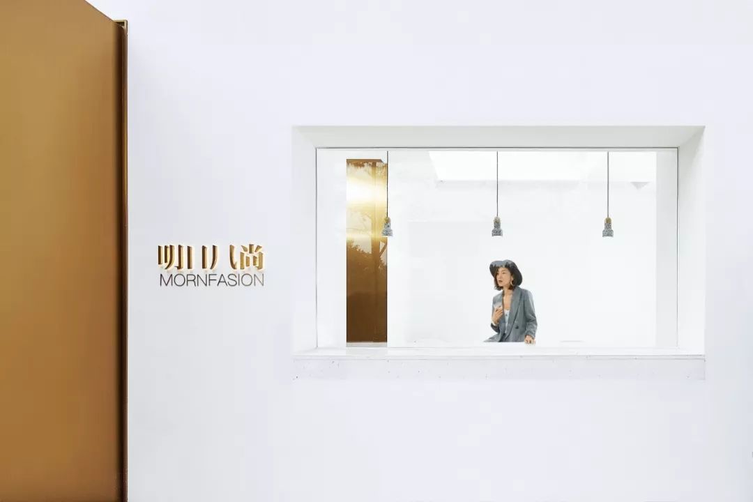 旧仓库改造女装,服装工作室改造效果图