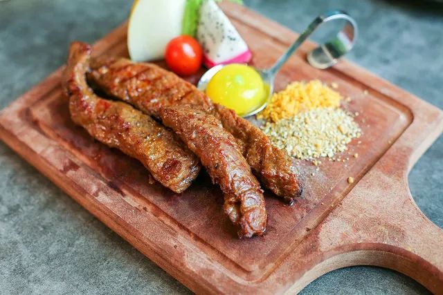 等了3年，这家神店终于开进东区，西餐+中餐+泰餐…1秒吃出国际感