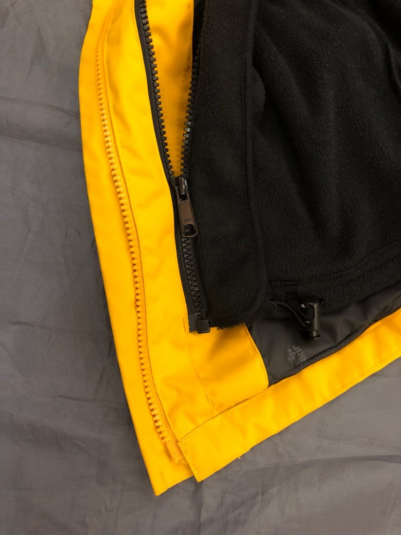 冲锋衣透气防水最好的是哪一款,2024年最火的冲锋衣防水防风透气