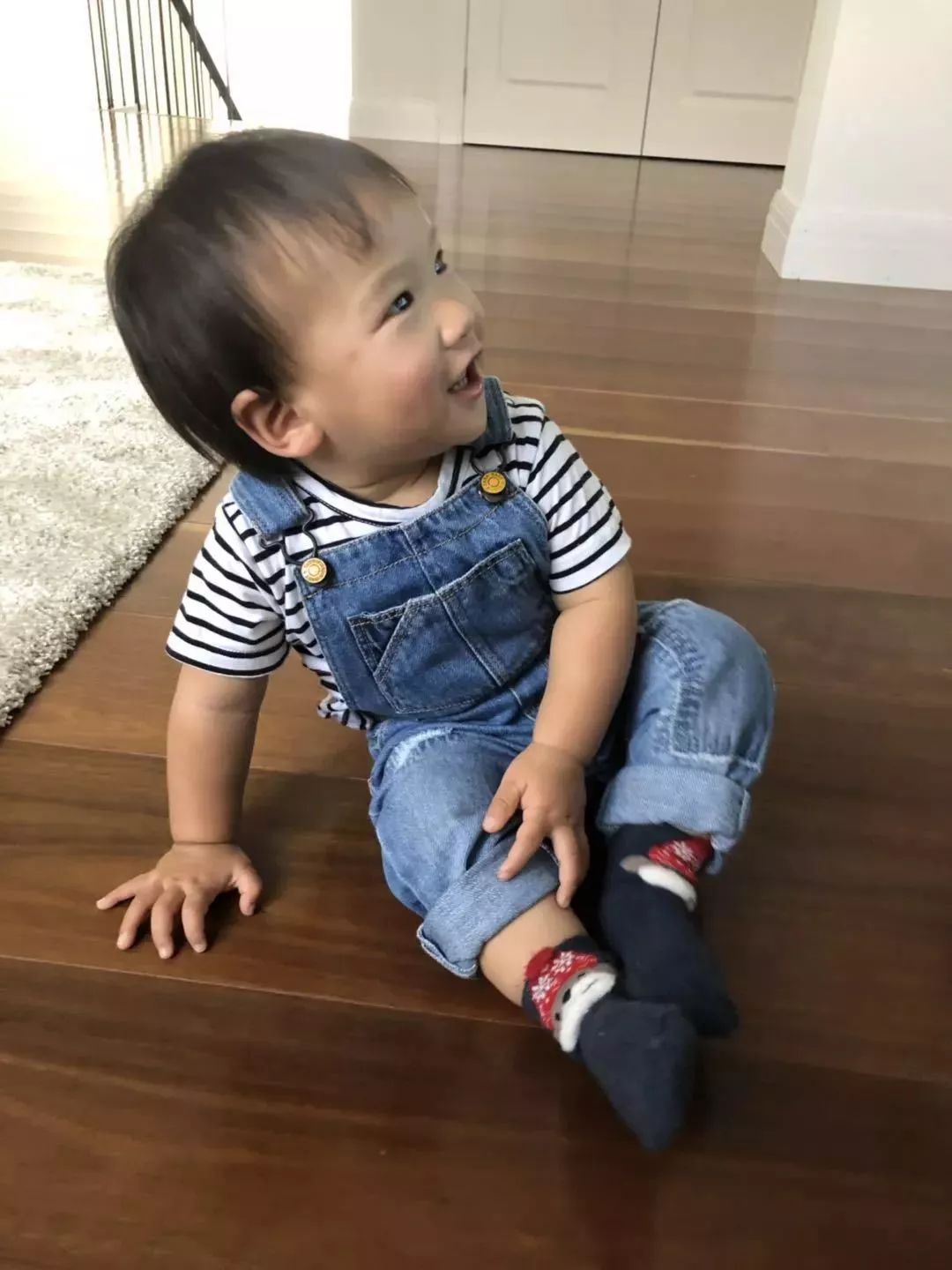 多大适合给孩子穿鞋了,小孩穿鞋好还是光脚好