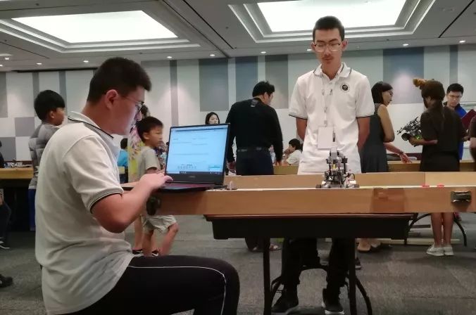 沧州市第二届机器人竞赛,奥林匹克机器人竞赛冠军