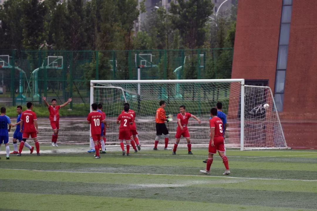 强军杯“卫士动力”业余足球比赛临沂片区圆满收官，*警武**临沂、菏泽支队携手出线！