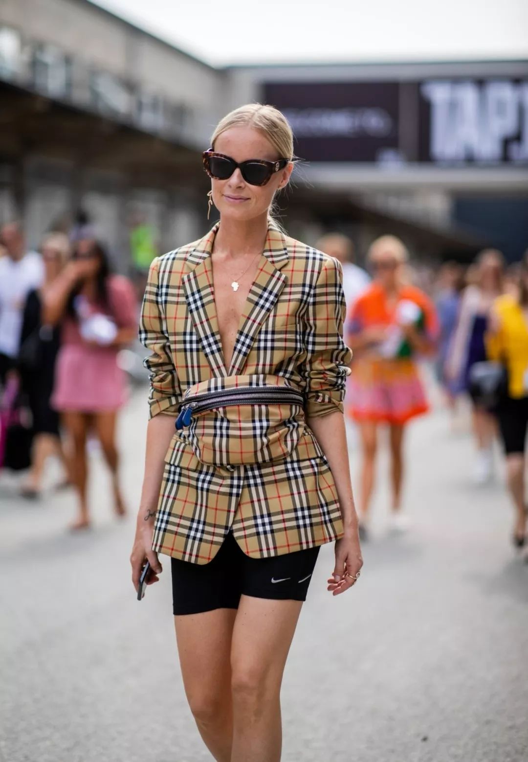 老花图案为什么棕色好看,老花的图案是啥