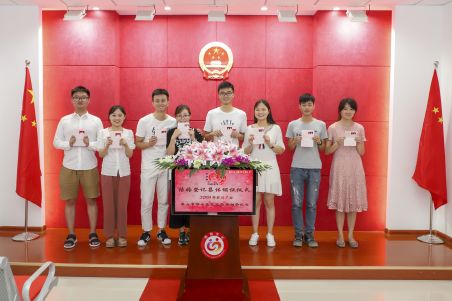 直击各地七夕民政局领证现场,七夕节各地结婚领证