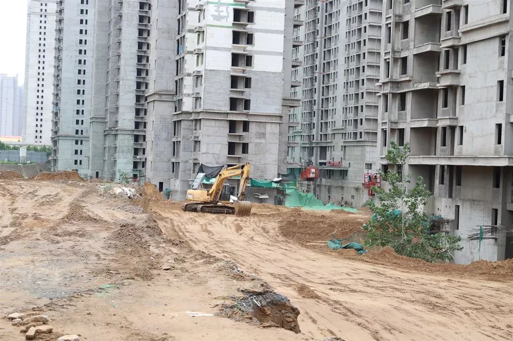 停滞多年的龙湖玖号院复工开售，正商代建团队陆续进场，交付迎来曙光