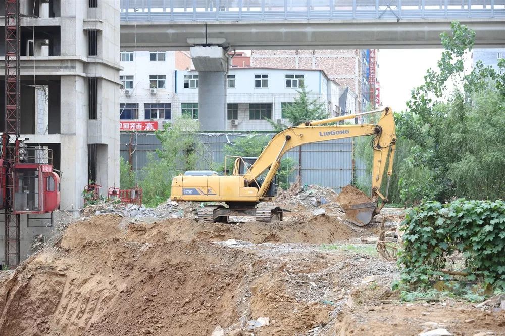 停滞多年的龙湖玖号院复工开售，正商代建团队陆续进场，交付迎来曙光