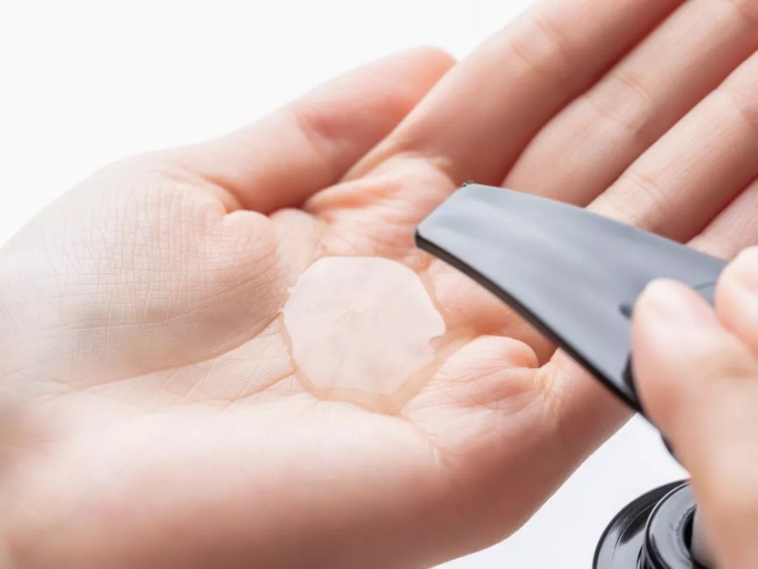 一上市就疯狂拿奖的日本洗发水，头油、掉头发、扁塌有救了！｜吃货爱生活