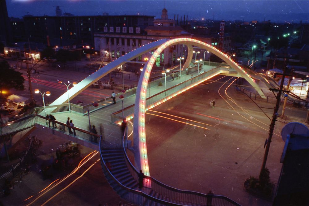 有个辫子粗又长的在太原吸引了路人几十年，可惜……|我家住在解放路