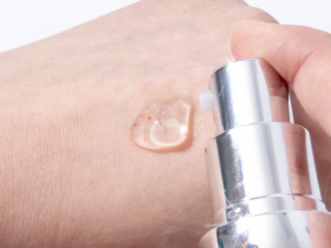 带有修护力且清爽不黏腻的精华,好用的新西兰精华液