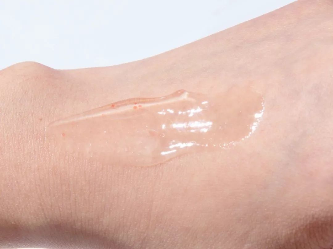 带有修护力且清爽不黏腻的精华,好用的新西兰精华液