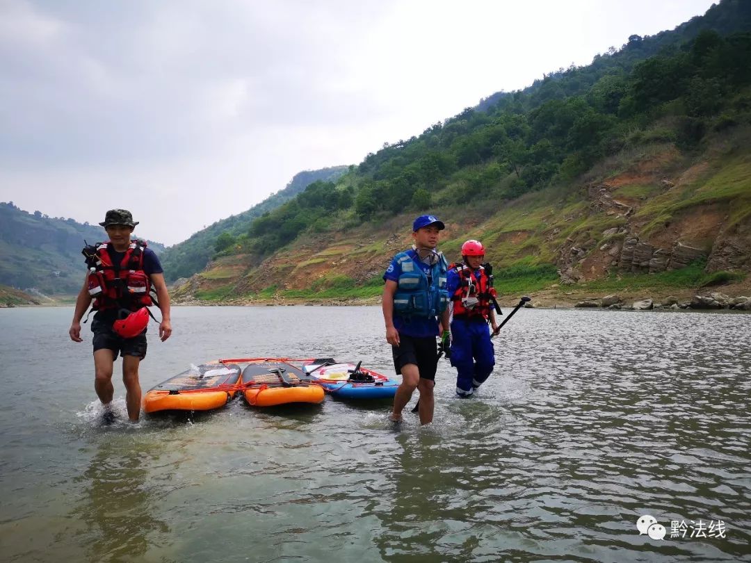 公安民警讲述自己不平凡的故事,警察故事军转民警