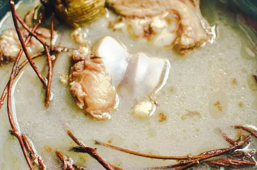 空调房喝什么汤好,夏天在空调房喝什么汤