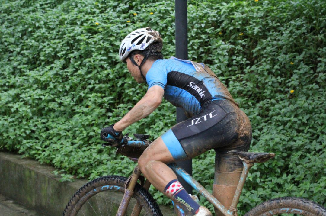 运动袜与平常袜子有什么区别,徒步袜和篮球袜有什么区别