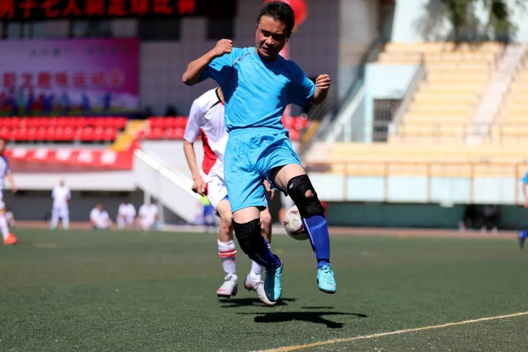 喜讯足球比赛冠军,喜报战报