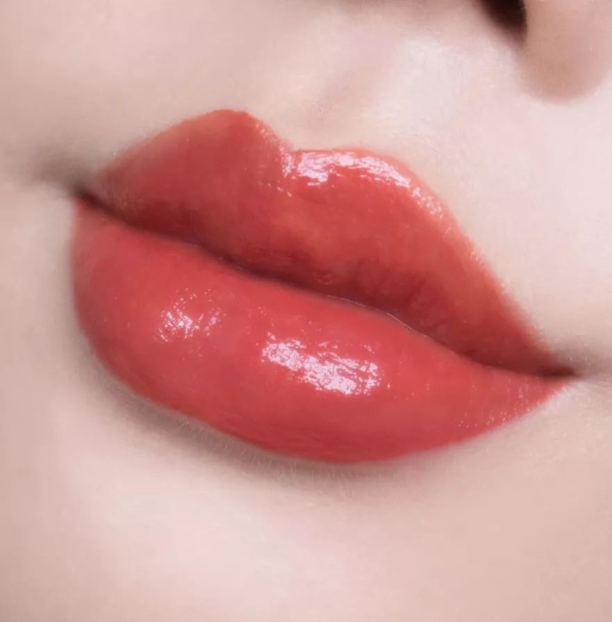 丰唇怎样让唇边更立体,适合丰唇的唇形