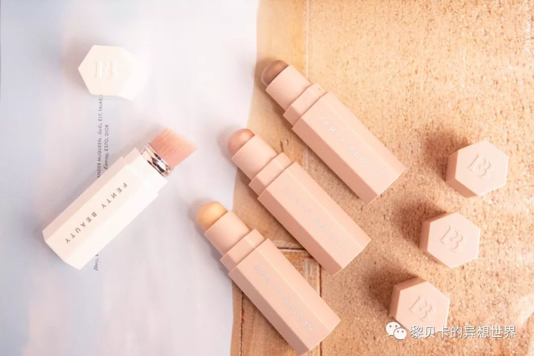 新手化妆必买的十个单品,好用的日常化妆单品推荐