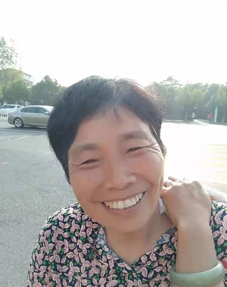 荆门这个红衣女子说民辅警“不上闲”，紧接着还动手了…另有多人被曝光