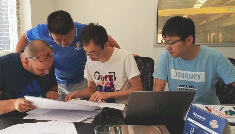 共和国勋章获得者点赞,中国友谊勋章的获得者颁奖