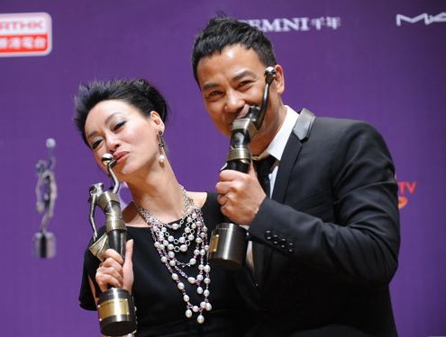 *男舞**、警察、黑帮老大、邻家大叔，哪个才是他的真面目？