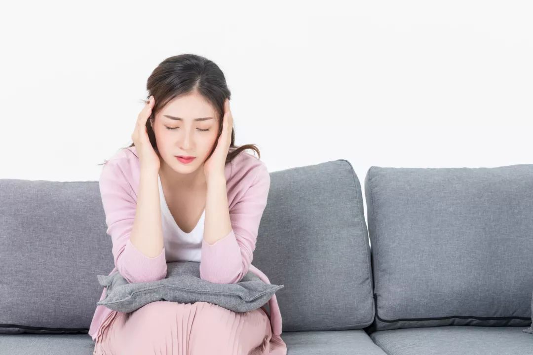 脖子吞咽有梗阻感是甲状腺结节吗,甲状腺结节疼伴心绞痛