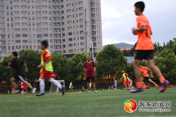 胡士达,胡士达简介