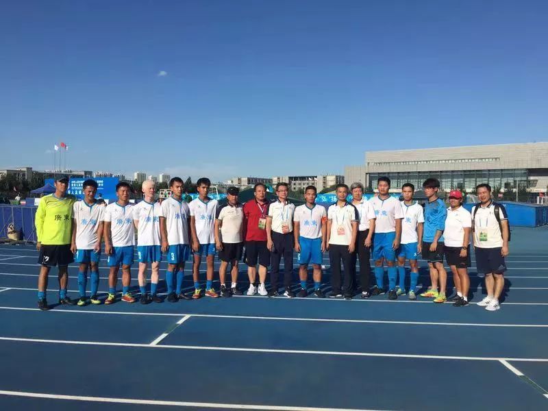 全国残运会广东代表团领导到比赛现场为运动员加油鼓劲