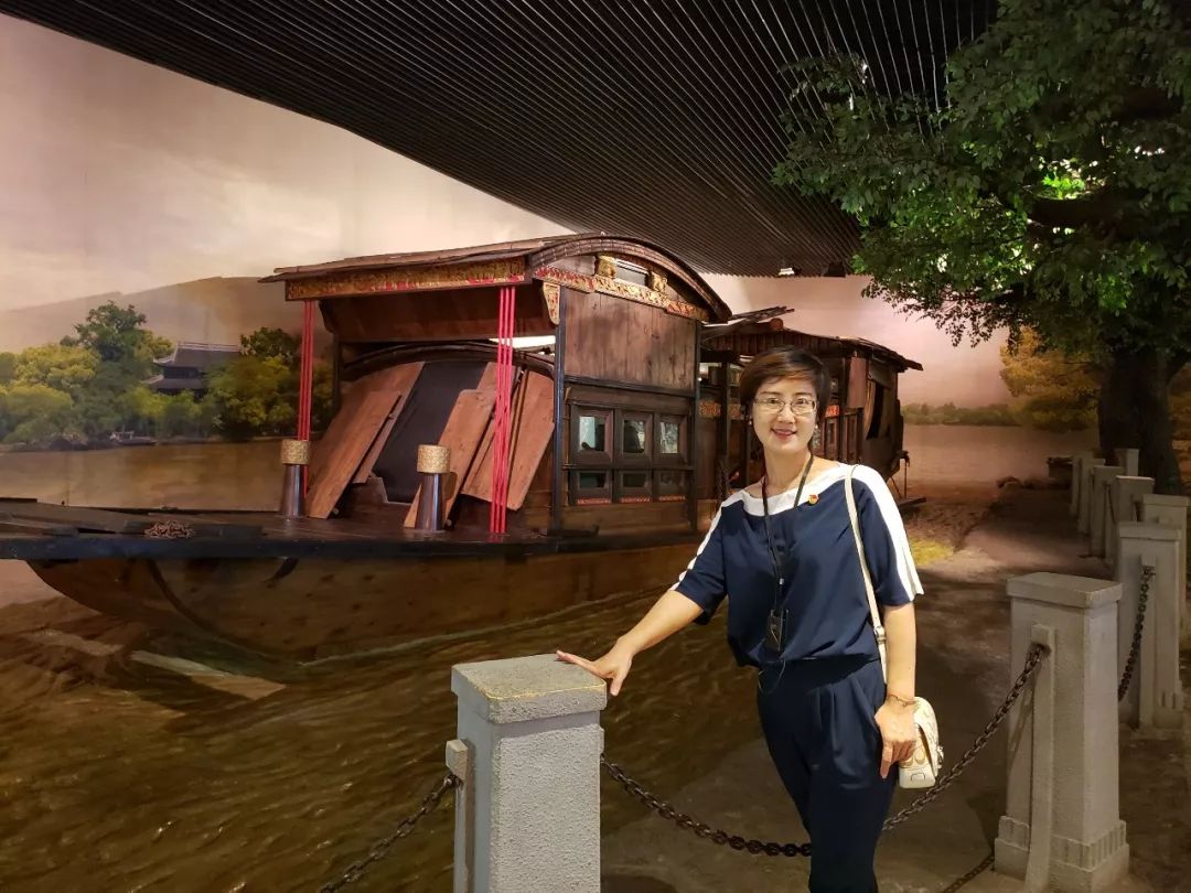 萌新你好，我是你的辅导员