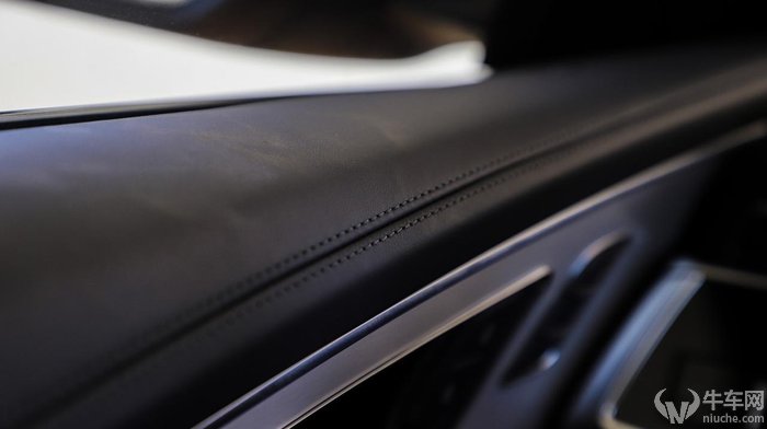 q8奥迪2022款试驾视频夜间,宝马x5和奥迪q8试驾哪个更值