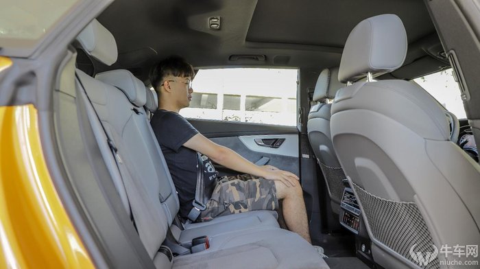 q8奥迪2022款试驾视频夜间,宝马x5和奥迪q8试驾哪个更值