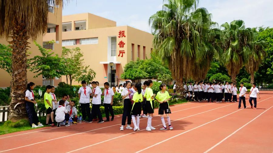 「壮丽70年•奋斗新时代」红色基因代代相传，宾川革命英烈红军小学开学第一课这样上