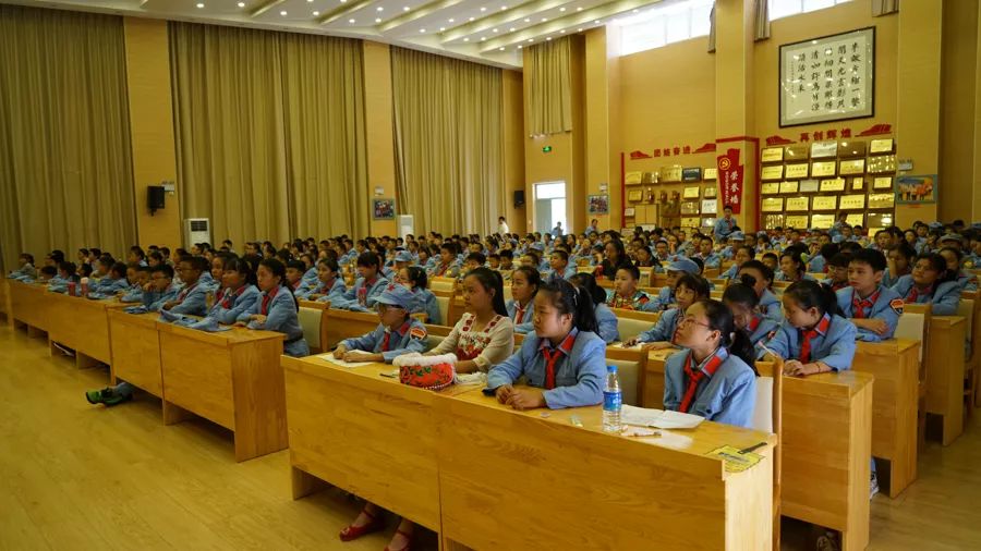 「壮丽70年•奋斗新时代」红色基因代代相传，宾川革命英烈红军小学开学第一课这样上