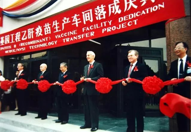 国资小新回答了知乎创始人周源一个问题，网友评论亮了！