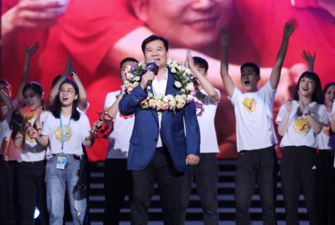 张近东南京零售云大会发言,张近东苏宁晚会