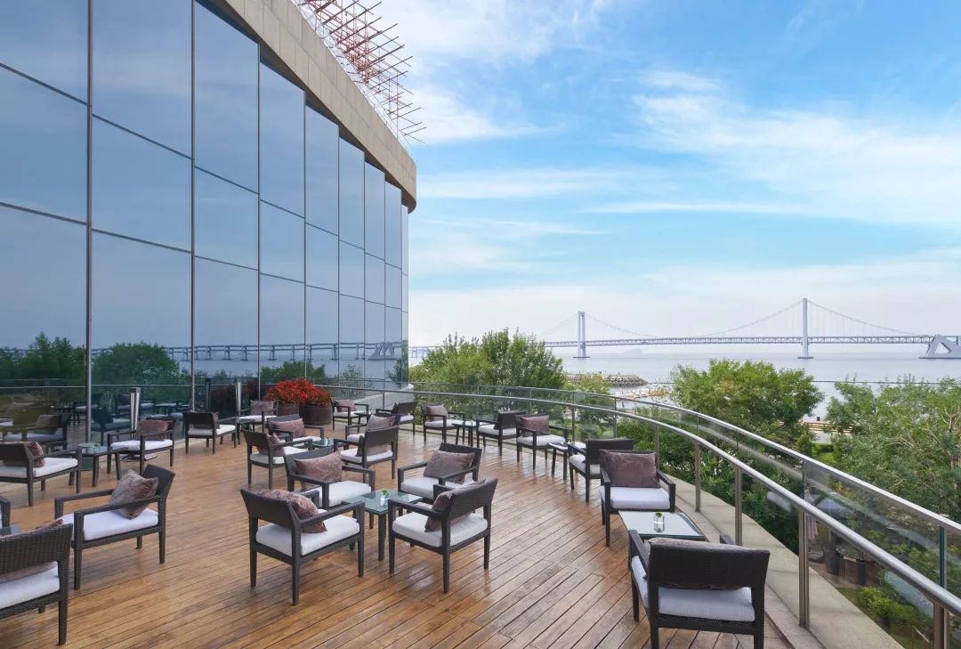 听海钻山堡端庄，偷心大连