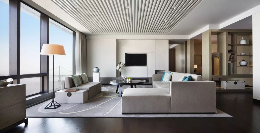 听海钻山堡端庄，偷心大连