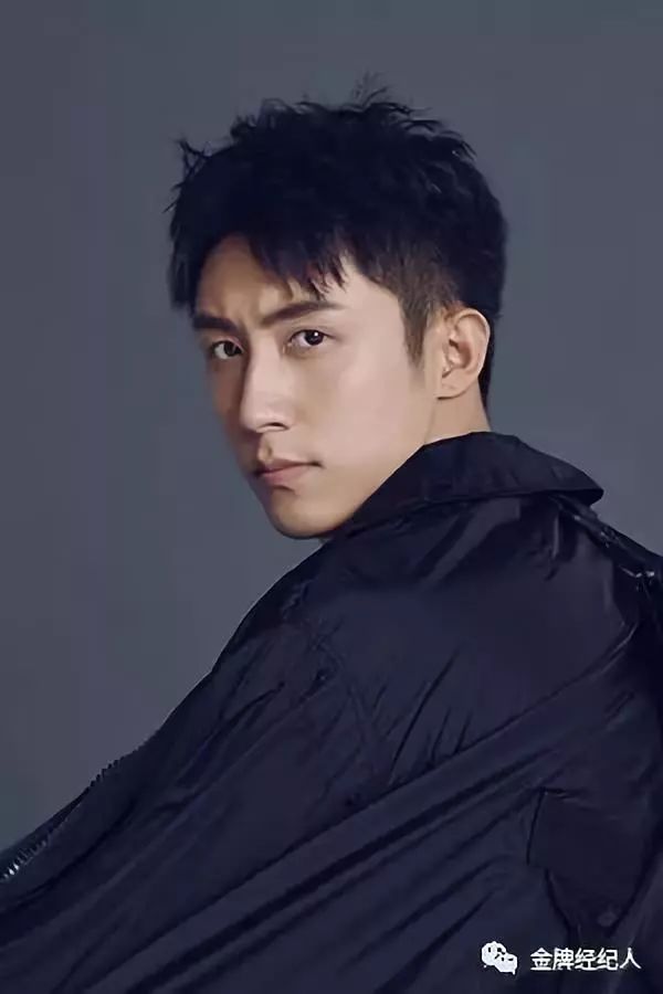 吴京躲避子弹,吴京攀登者无替身