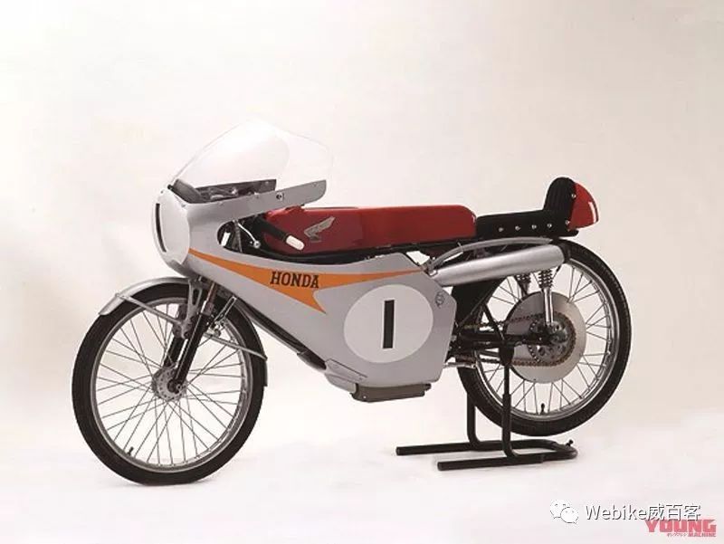 50cc双缸、最高转速21500rpm、最高时速175km/h！绝代铭机HONDA「RC116」