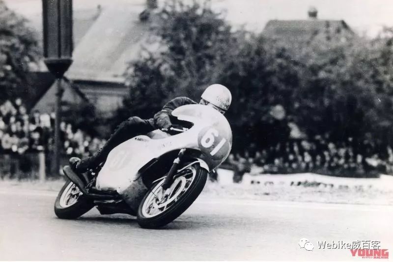 50cc双缸、最高转速21500rpm、最高时速175km/h！绝代铭机HONDA「RC116」