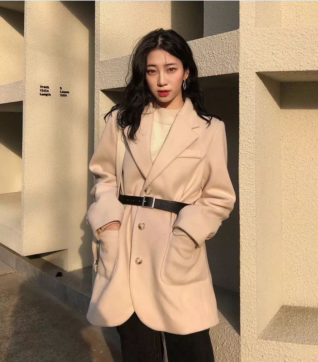 四款专属秋冬的慵懒发型,秋冬新款慵懒风宽松温柔