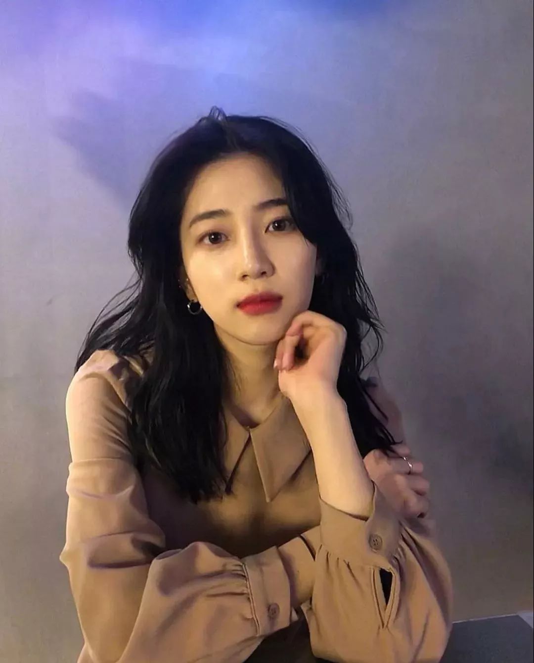 四款专属秋冬的慵懒发型,秋冬新款慵懒风宽松温柔