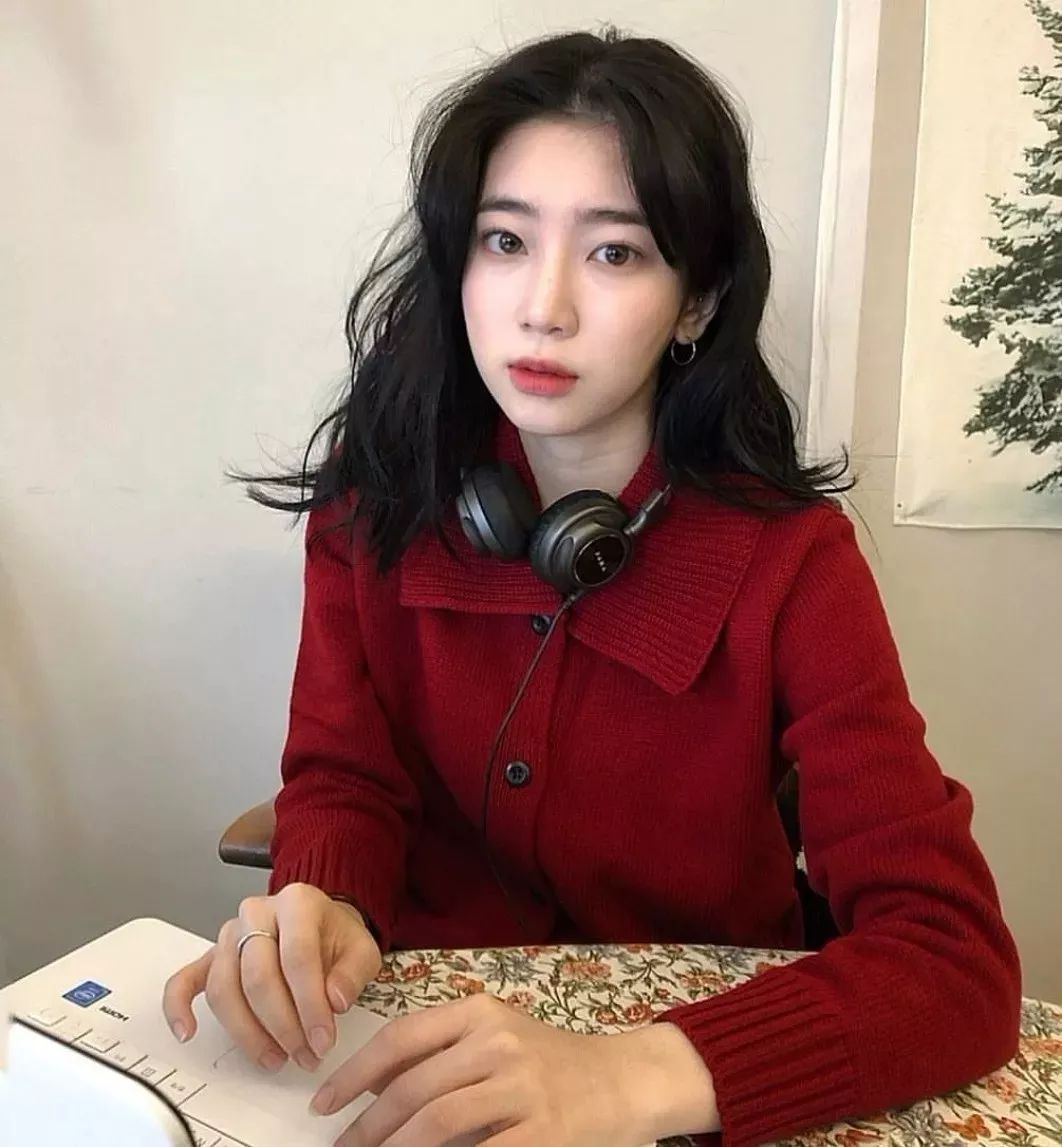 四款专属秋冬的慵懒发型,秋冬新款慵懒风宽松温柔