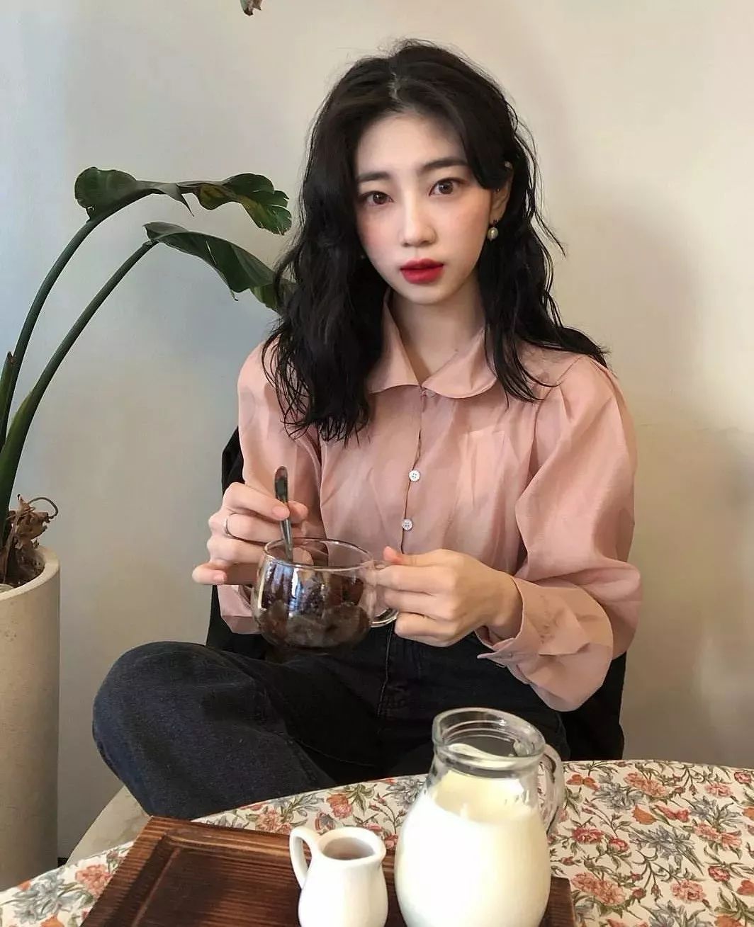 四款专属秋冬的慵懒发型,秋冬新款慵懒风宽松温柔