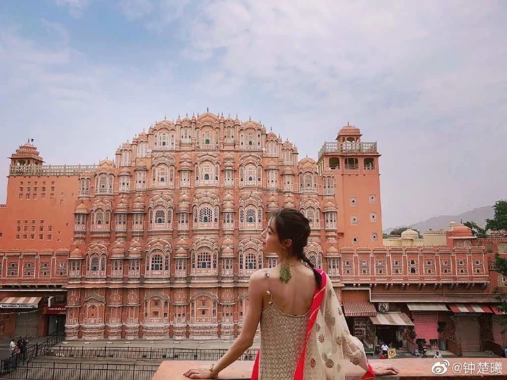 四款专属秋冬的慵懒发型,秋冬新款慵懒风宽松温柔