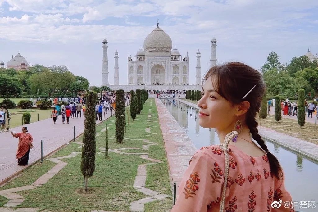 四款专属秋冬的慵懒发型,秋冬新款慵懒风宽松温柔