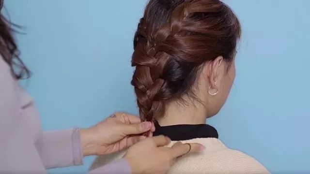 四款专属秋冬的慵懒发型,秋冬新款慵懒风宽松温柔