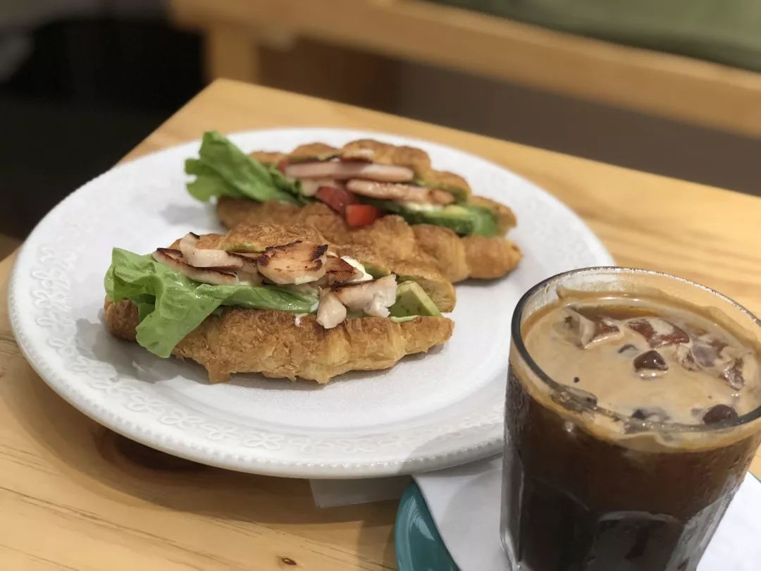 汕头|闹市取静，院子里飘出来虹吸的咖啡香气