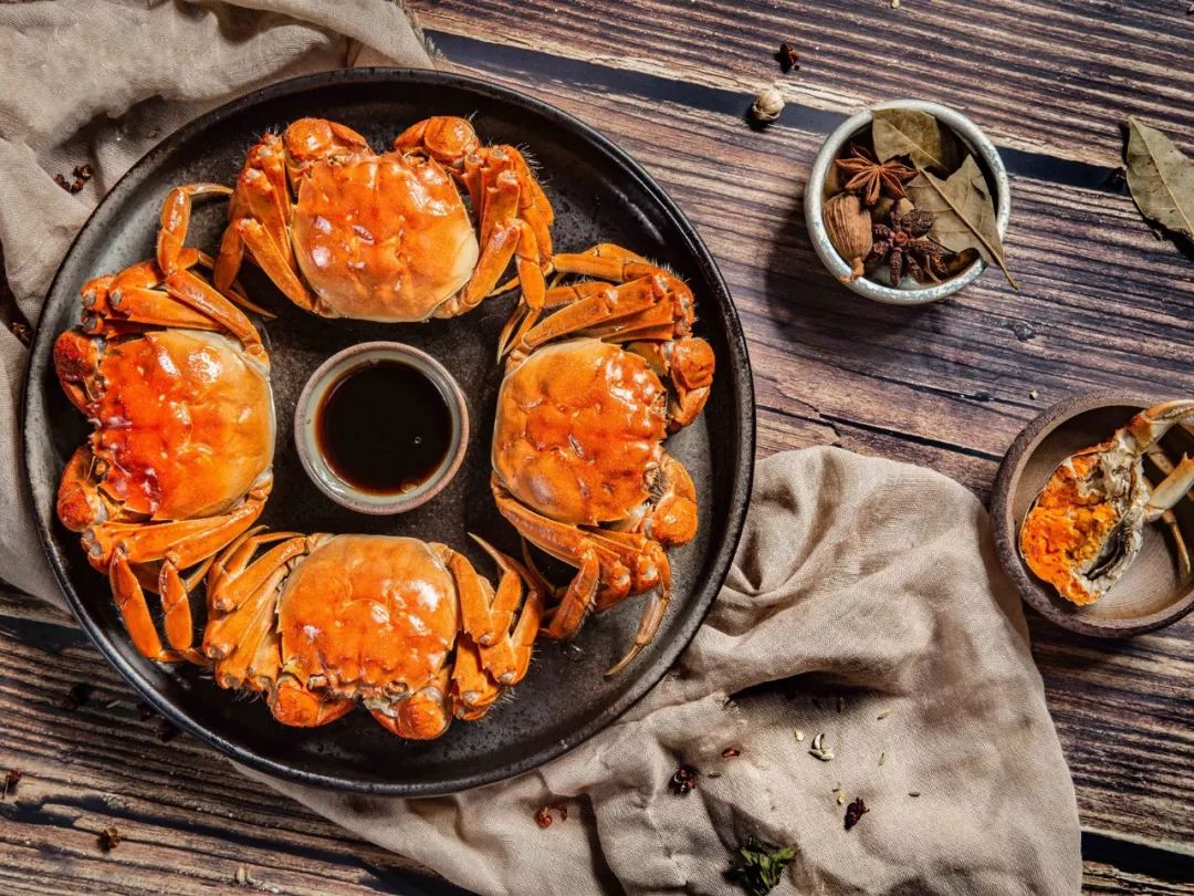 大闸蟹好的蟹黄口感怎么样,这大闸蟹真新鲜咬一口全是蟹黄